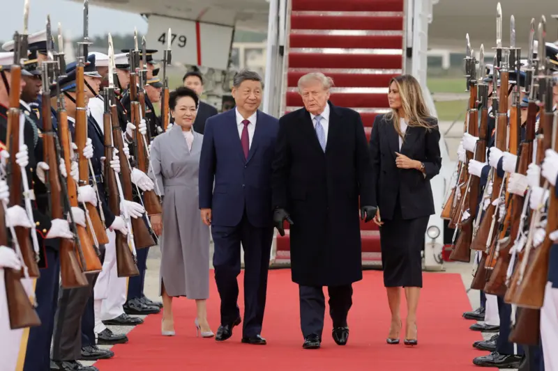 TRUMP SAMBUT XI JINPING DI JOINT BASE ANDREWS, MULAKAN LAWATAN NEGARA TIGA HARI