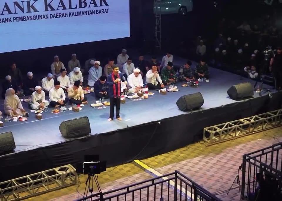 SUASANA TABLIGH AKBAR BERSAMA USTAZ ABDUL SOMAD DI KALBAR