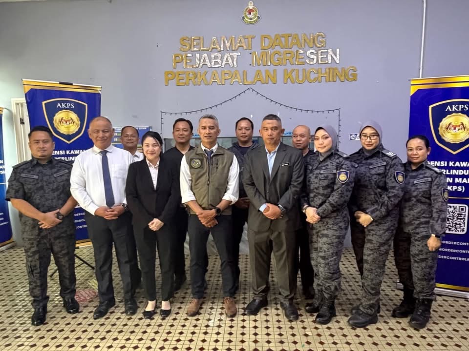 KETUA PENGARAH AKPS TINJAU OPERASI DAN KESIAPSIAGAAN DI PELABUHAN PENDING