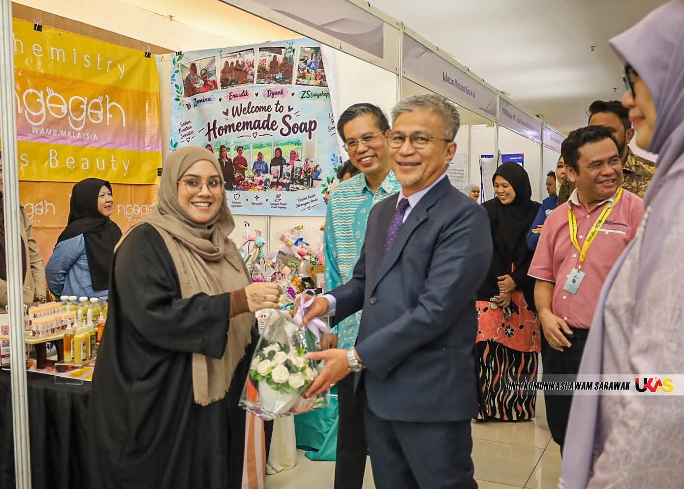 INOVASI, TEKNOLOGI DAN PEMBANGUNAN BAKAT TERAS AGENDA PEMBANGUNAN SARAWAK MENJELANG 2030